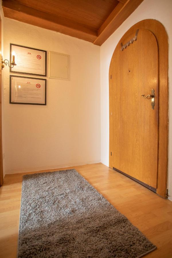 Traditional Old Town Apartment Hall in Tirol Eksteriør billede