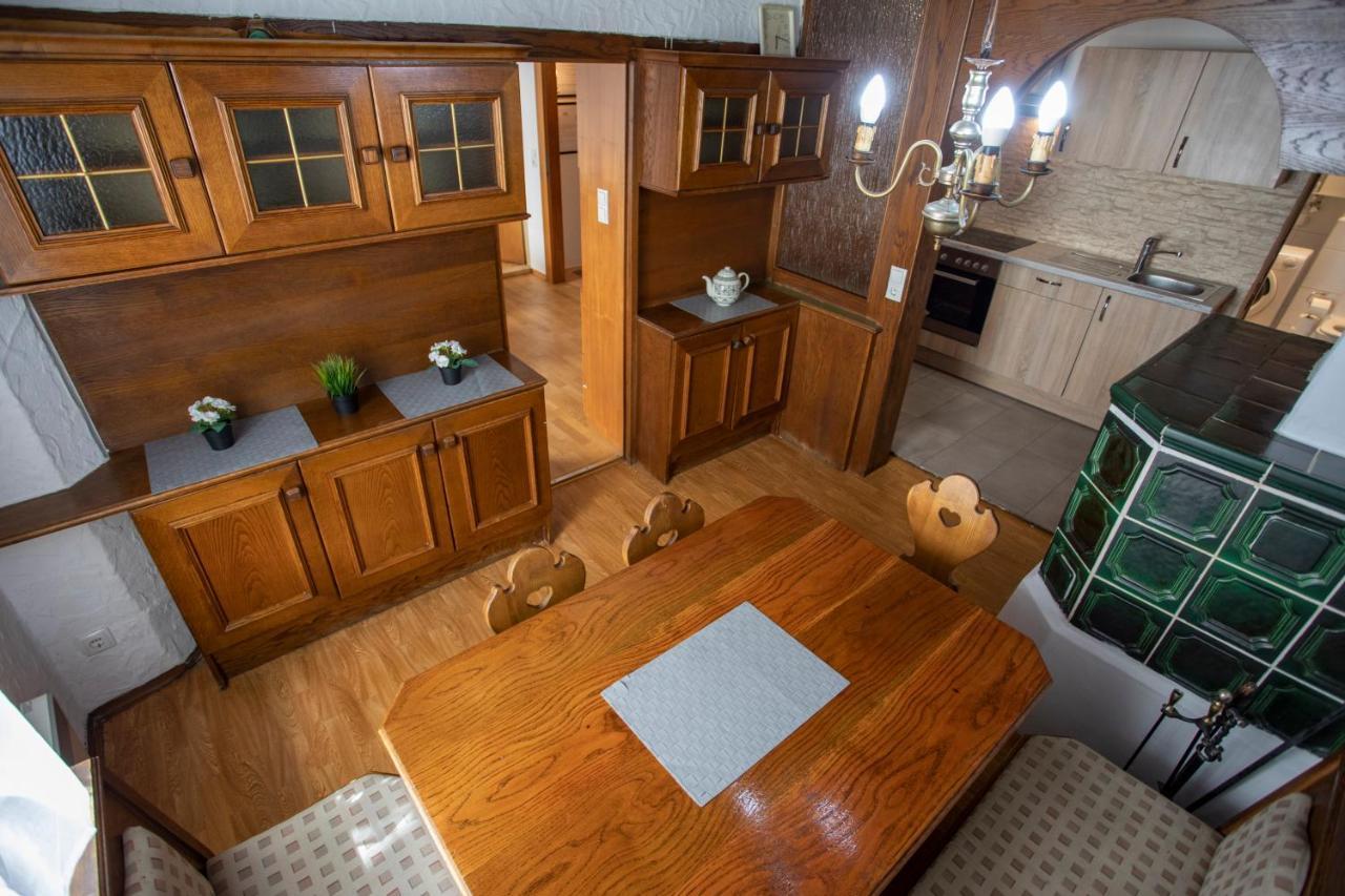 Traditional Old Town Apartment Hall in Tirol Eksteriør billede