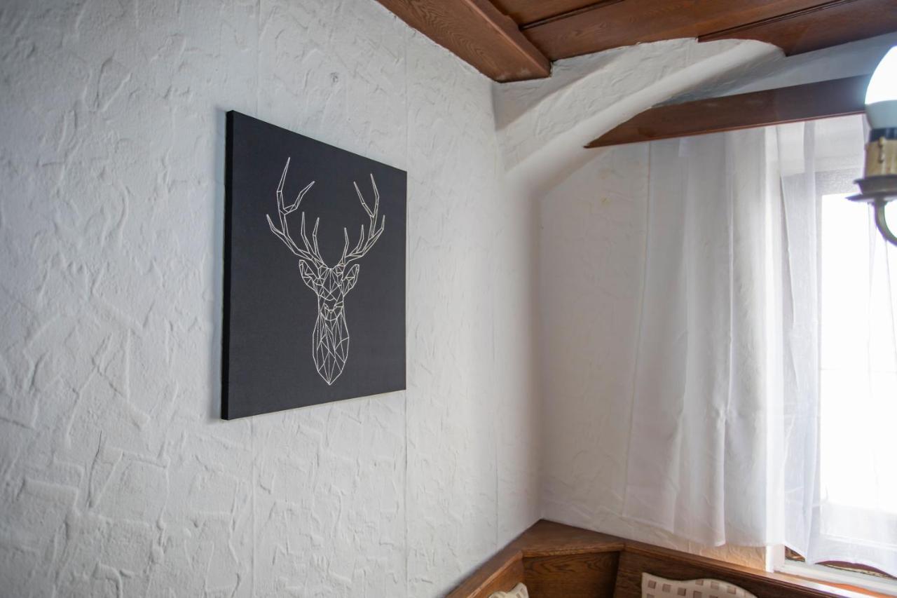 Traditional Old Town Apartment Hall in Tirol Eksteriør billede