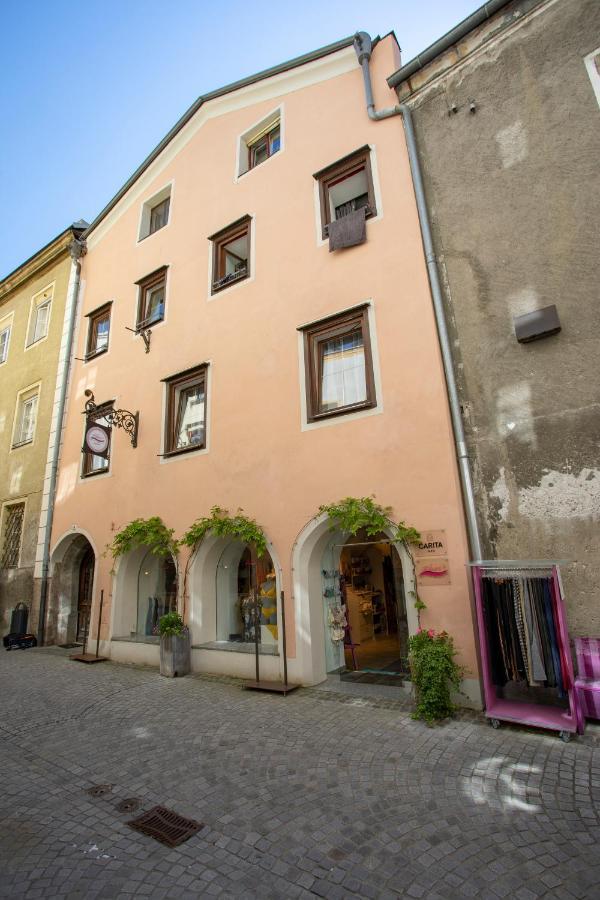 Traditional Old Town Apartment Hall in Tirol Eksteriør billede