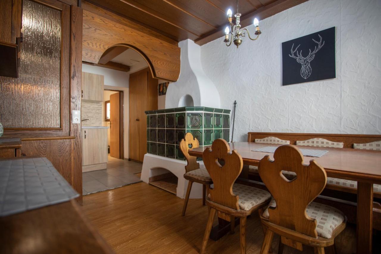 Traditional Old Town Apartment Hall in Tirol Eksteriør billede